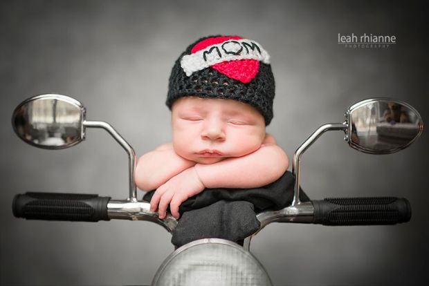 Motorcu Ebeveynlere Sahip Bebeklerin Motosikletle Tanıştıkları 14 Çılgın Fotoğraf