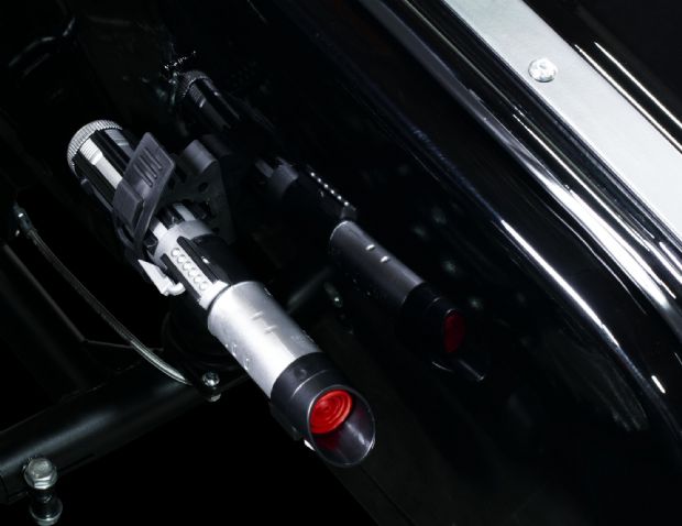 Darth Vader için geliştirilen ışın kılıçlı motosiklet