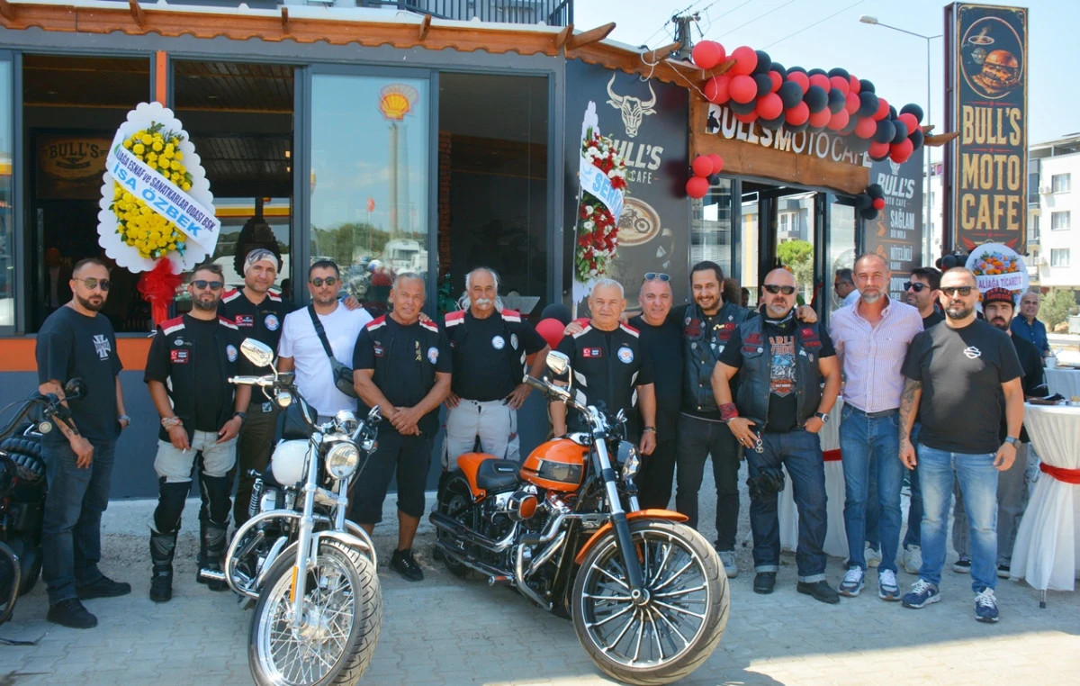 Aliağa&rsquo;da Bull&rsquo;s Moto Cafe A&ccedil;ıldı: Motorculara Yeni Adres