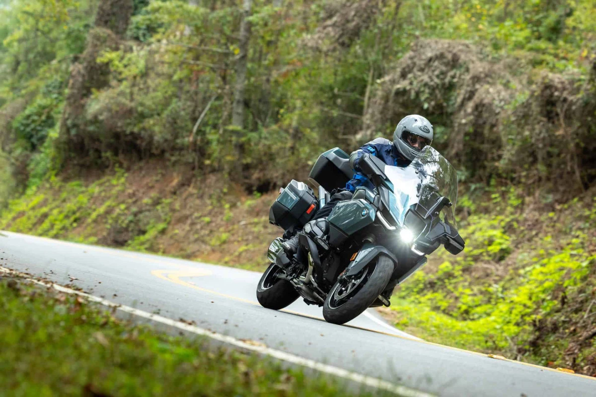 BMW'den Devrim Gibi Yenilik: 2026 Model R 1300 RT Tanıtıldı!