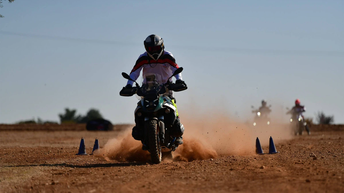 GS Challenge Camp 2025 Başlıyor: BMW Motorrad ve BOM Akademi, Macera Severleri Uşak'a Çağırıyor