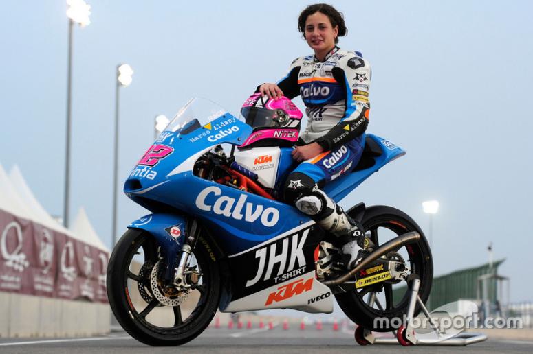 Carrasco, motosiklet dünya şampiyonasında yarış kazanan ilk kadın sürücü oldu.